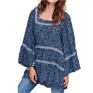 Free People Talk About It Tiered Tunic Top Womens Medium Navy Floral Oversized